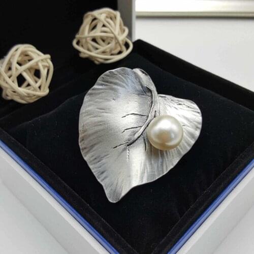 Ladies Cloth Art Pearl Fabric Flower Brooch Pin Cardigan Shirt Shawl Pin Professional Coat Badge Party Womens Jewelry Accessori