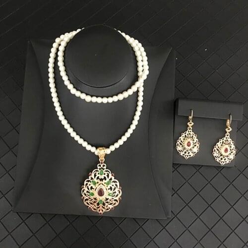 Fashion temperament luxury women pearl necklace earrings set vintage girl dress wedding accessories metal pendant earrings jewel