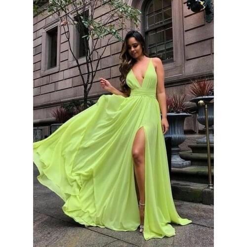Sexy Long Green V-Neck Chiffon Prom Dresses with Pockets Criss Cross Back Robe De Soiree Sweep Train Slit Formal Party Gown