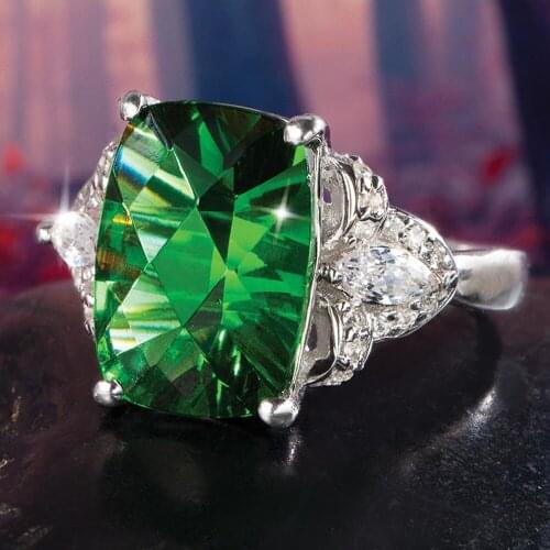 Huitan Unique Partysu Style Women Ring Green Stone with Silver Color Band Luxury Evening Party Female Ring Fine Gift for Lady