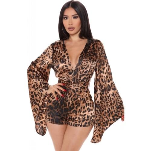 Ladies Straight Jumpsuit 2021 Summer New Sexy Fashion Leopard Print Long Sleeve V-Neck Short Jumpsuit Casual Wear Without Belt