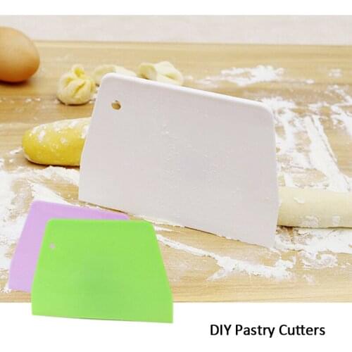 Pastry Cutter Dough Scrapers Cream Smooth Cake Spatula Baking Scraper Multipurpose Kitchen Scrapers for Pizza Dough Pastry Cake