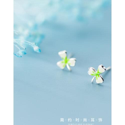 TURAVZCC Stud Earrings