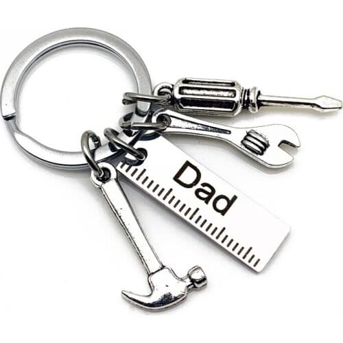 1PCS Dad Letters Keychains Creative Keyring Fathers Day Gifts Handbag Decor Pendant