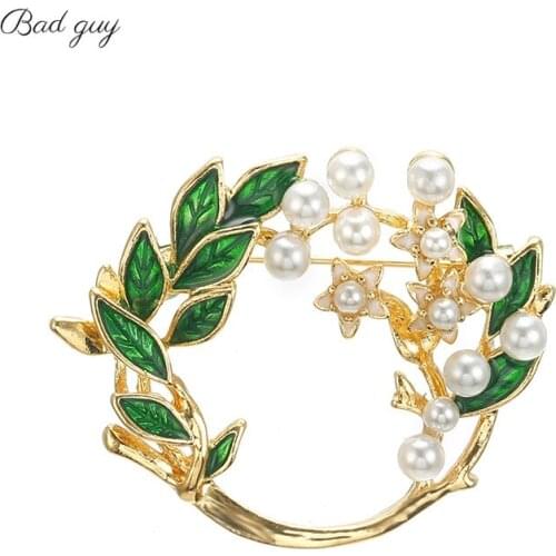 Bad Guy High-end Brooch Pin for Womens Gardenia Brooch Clothes Scarf Buckle Garment Accessories Fashion Jewelry Pearl Pin Gifts