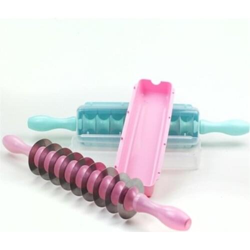 Practical 9-Knife Ravioli Cutting Roller