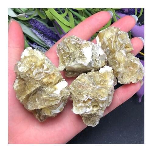 Rare new product!!Natural one hundred percent xanthmica irregular primary mineral ornaments