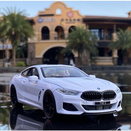1:24 BMWs M8 Model Alloy Car Diecasts Vehicles Pull Back Sound and Light Miniature Metal Car Simulation Collection Toys for boys