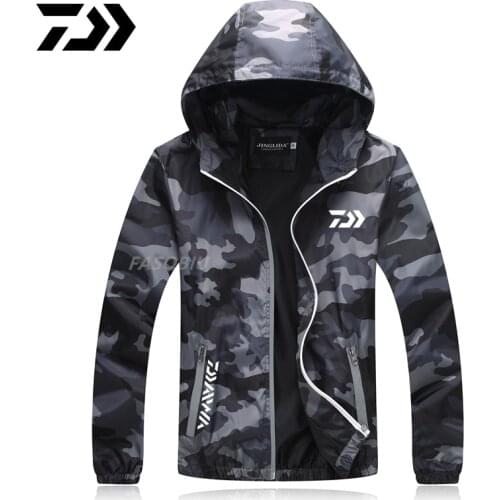 Daiwa Men Outdoor Sport Hoodie Waterproof Sunscreen Fishing Clothing Breathable Hiking Camping Sport Fishing Jacket