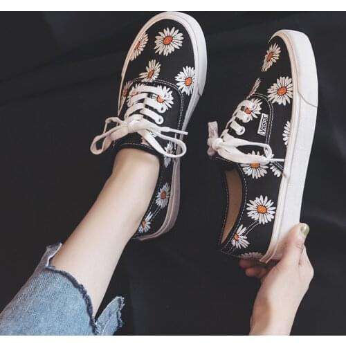 Classic Daisy Canvas Shoes Women Sunflower Sneakers Ladies Vulcanized Shoes Low Top Flat Black Casual Shoes 35-40 Espadrilles