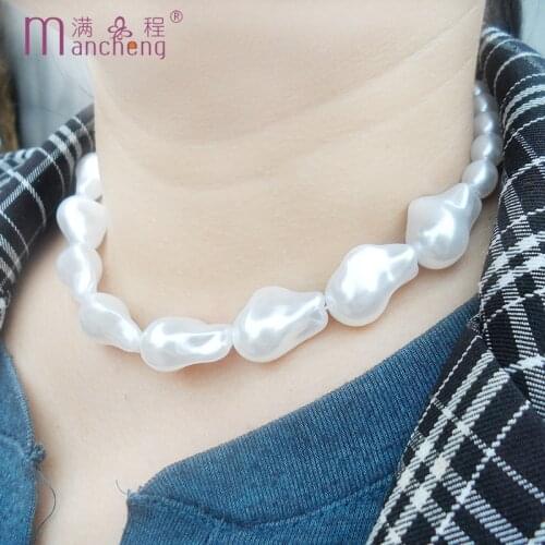 White Bride Sweet Irregular Clavicle short Ovel pearl Chokers necklaces Crude Hyperbole pearl bead choker necklace Collier womem