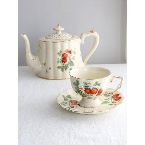 France Palace Retro Milky Coffee Set Ceramic Strawberry Flower Pattern Gold Paint British Afternoon Tea Cup and Saucer and Pot