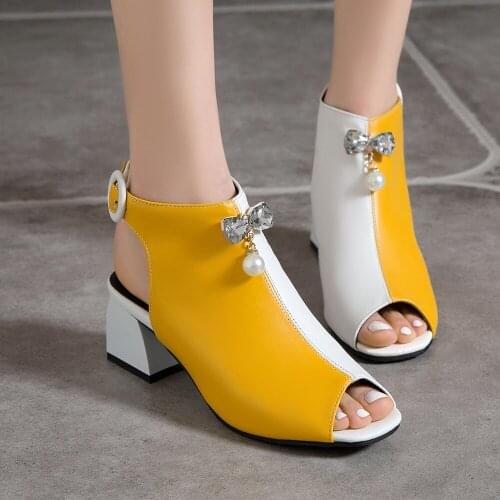 Rhinestone Bow Thick-Heeled Roman Style Mid-Heel Fashion High-Heeled Sandals Pearl Color Matching Sweet Buckle Fish Mouth Shoes