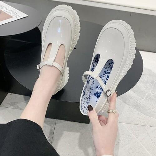 Ladies high heel pumps Ladies T strap leather square heel high heel patent leather black round toe B1290