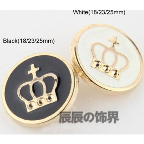 30pcs lot shiny gold 23mm black or white enamel casted metal crown charm shank button fashion garment decorations accessories