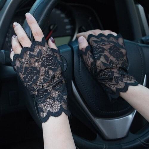 Summer Sexy Lace Sunscreen Short Drive Gloves Thin Breathable Hollow Flower Mesh Female Anti-UV Elasticity Elegant Soft Gloves