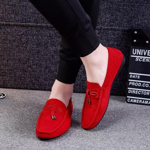 Men Casual Shoes Fashion Male Shoes Suede Soft Men Loafers Leisure Moccasins Slip On Mens Driving Shoes Black Red Man Lazy Shoe