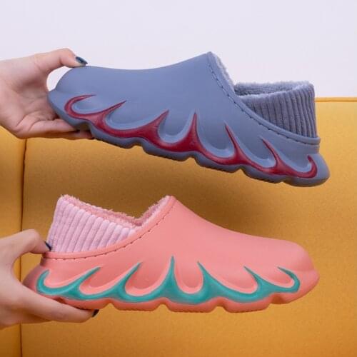YI LIU JIU BA Women's Slip-ons