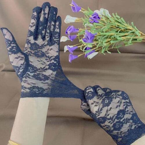1Pair Female Sexy Lace Driving Gloves Spring and Summer Womens Thin Lace Sunscreen Gloves Ladys Short Uv Protection Gloves