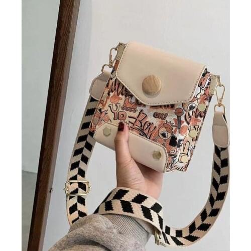 2021 Womens Popular New Straddle Mobile PhoneWide Whoulder Strap Graffiti Small Square Bag Purses and Handbags Bags for Women
