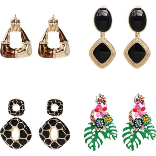 JURAN ZA Metal Statement Earrings Large Long Leaf Drop Earrings Women Geometric Maxi Pendant Earrings Wedding Jewelry Wholesale