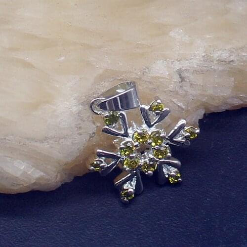 Gemstonefactory Jewelry Big Promotion 925 Silver Charms Pretty Green Peridot Women Ladies Mom Gifts Necklace Pendant 20213860