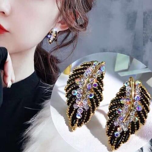 New Fashion Cute Rhinestone Gold Color Butterfly Stud Earrings For Women No Piercing Fake Cartilage Earring Gifts