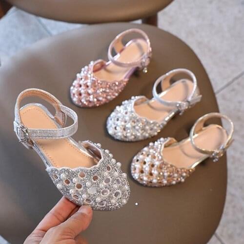 2021 Summer Girls Sandals Hollow Outs Pearls Princess Shoes Ankle Strap Kids Shoes Bling Wedding Shoe For Baby Children Toddlers