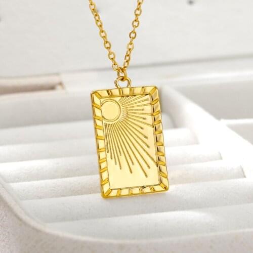 Vintage Embossing Radiation Sun Pendant Necklace For Women Boho Stainless Steel Square Sun Neckalces Lovers Jewelry Accessories