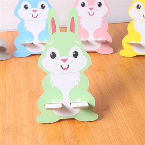 2020 New Arrival 1 Piece High Quality Wooden Mobile Phone Holder Stand Cute Cartoon Dog Bunny Squirrel Phone Desk Support Holder