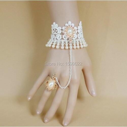 Dashiatere White Rings