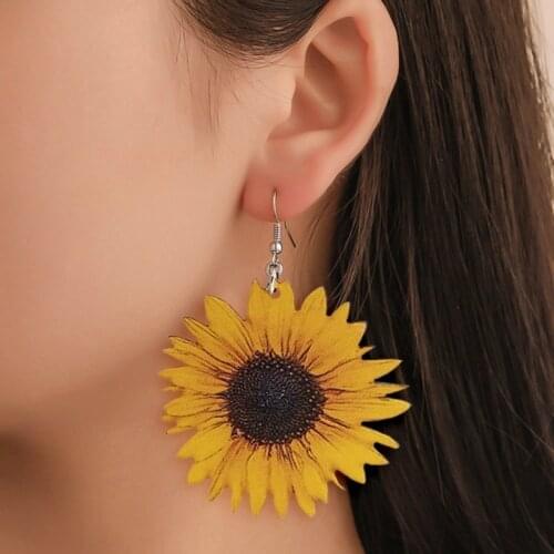 Wood Sunflower Earrings for Women Yellow Big Daisy Sunflower Statement серьги 2021 Fashion Trend Jewelry Best Friend Gifts