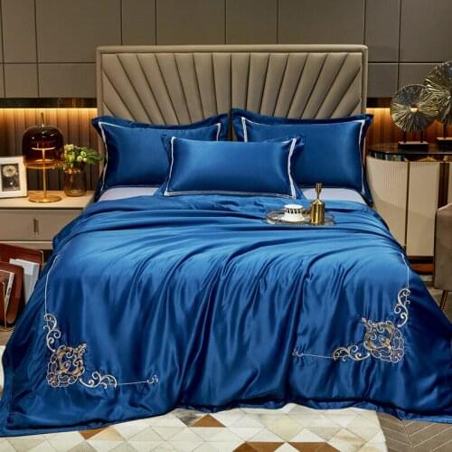 Simple Embroidery Style Summer Air Conditioning Comforter Quilt Blanket Bed Sofa Children Adults Queen King Throws Blankets