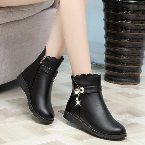 Womens Boots 2021 Winter Cotton Shoes Ladies Patent Leather Boots Ankle Boots with Velvet Flat Cotton Boots Ladies Non-slip