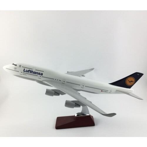 FREE SHIPPING 45-47CM B747 LUTHANSA AIRLINES METAL BASE AND RESIN MODEL PLANE AIRCRAFT MODEL TOY AIRPLANE BIRTHDAY GIFT
