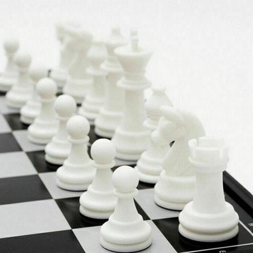 32Pcs Mini Portable Travel Folding Magnetism Can Play Pocket Plastic Chess Magnetic Chess Set With Folding Board For Kids