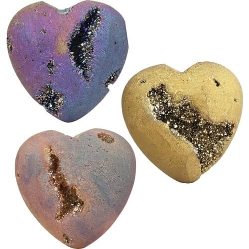 TUMBEELLUWA Titanium Coated Agate Druzy Geode Heart Crystal Quartz Gem stone Worry Healing Palm Stone 1.5 Inches