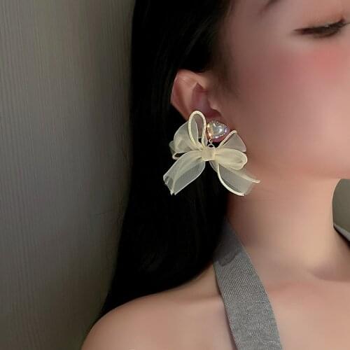Korean Exaggerated Pearl Love Heart Bow Knot Temperament Earrings for Women Charm Crystal White Color Silk Accessories