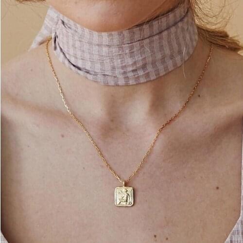 U-Magical French Vintage Square Queen Portrait Pendant Necklace for Women Textured Gold Color Metallic Chain Necklace Jewelry