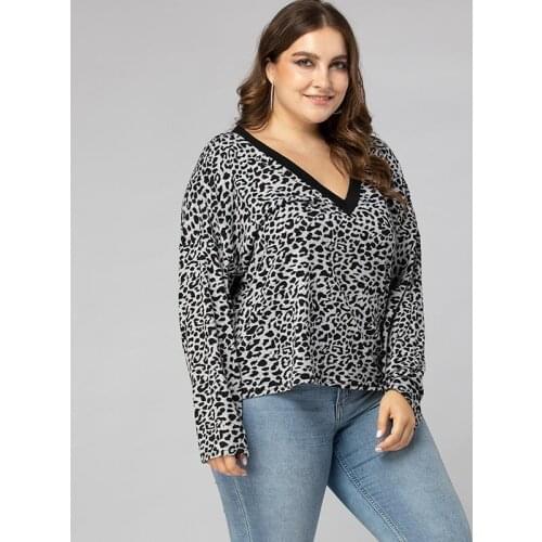 DOIB Leopard Print T-shirt Women Plus Size V Neck Black Patchwork Pullover T-Shirt Autumn Vintage Large Size Tees 4XL