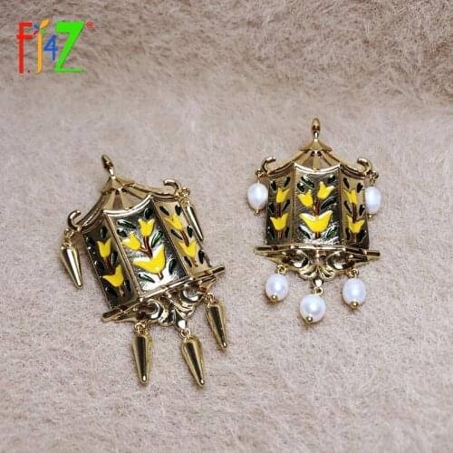 F.J4Z Designer Vintage Brooches for Women Enamel Tower Spikes Freshwater Pearl Charms Brooch Pins Costume Accessories Dropship
