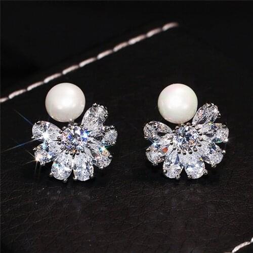 Huitan Luxury Silver Color Imitation Pearl Stud Earrings for Women Creative Design Sweet Girl Earrings Party Statement Jewelry