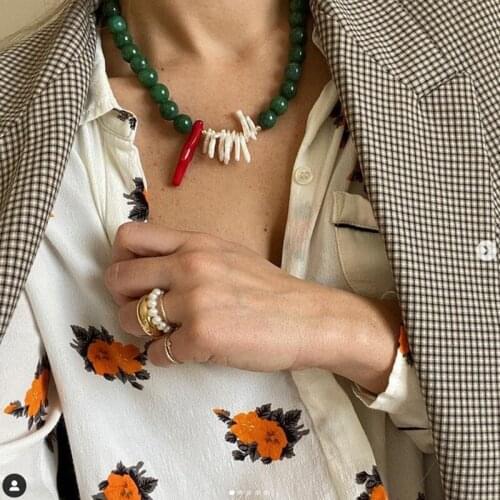 Natural stone pearl coral pendant fashion jewelry boutique necklace for woman alloy round buckle choker handmade jewelry,2021