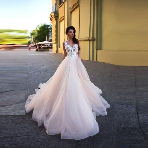 Graceful Hot Sale Nude Blush Lace Wedding Dresses for Bride Plunge V Neckline Back Out Bridal Gowns Sleeveless Appliqued