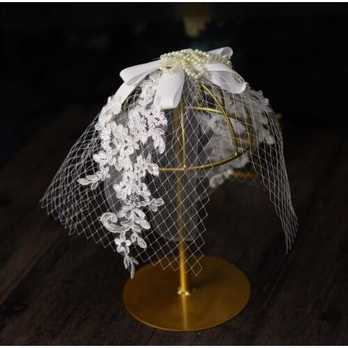 Elegant Bridal Veil Tulle Organza Lace Appliqued Handmade Pearl String White Wedding Veil for Bride Travel Studio Perform V672