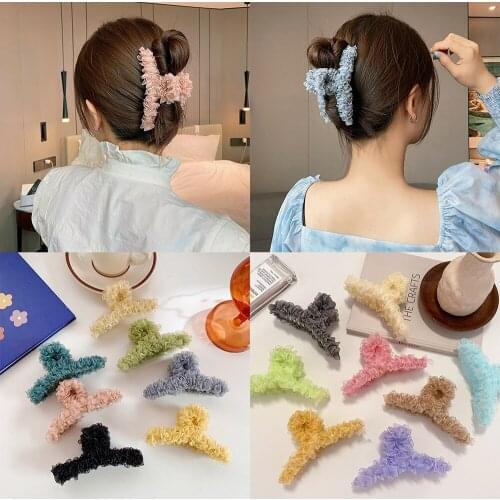 New Hair Clips Claw Retro Fashion Decorative Hair Clip Plush Winter Hair Accessories Grab Clip For Women Girls Elegant Hairpins