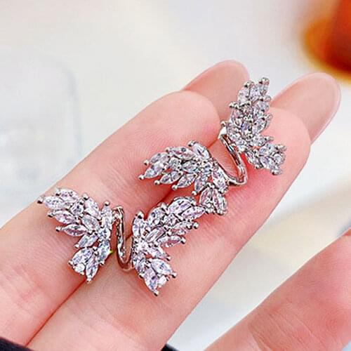 Silver Needle Earrings Exquisite Shine Simple Temperament Butterfly Glamour Romantic Bling Fashion Accessories Jewelry Pendant