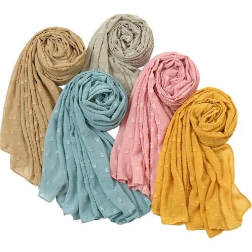 New Arrival Plain Crinkle Pleated Chiffon Shawls Scarf Muslim Hijabs Solid Color Pom Pom Chiffon Headscarf Wraps 1PC Retail