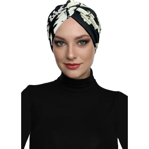 Seedlings Patterned Cross Combed Leaf Motif in Black Instant Hijab Hijab Bathing Cap