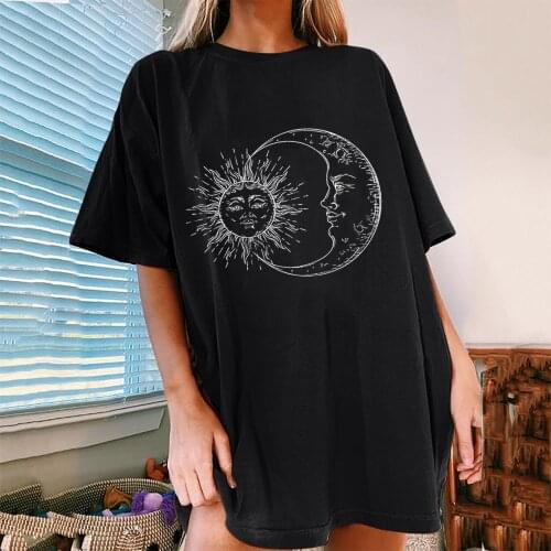 Graphic Tee Vintage Sun And Moon Printed Pattern Women Tee Shirts Casual Round Neck Loose Summer Top Woman Short Sleeve Shirts